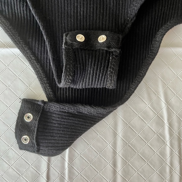 Ambiance Women’s Ribbed High Neck Black Bodysuit with Snaps sz Medium - Picture 9 of 10